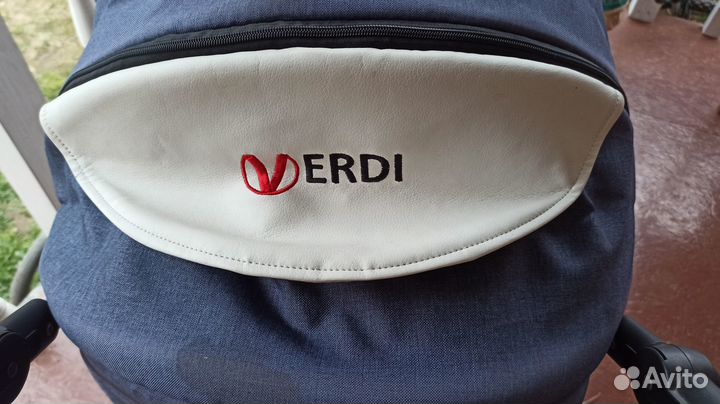 Детская прогулочная коляска