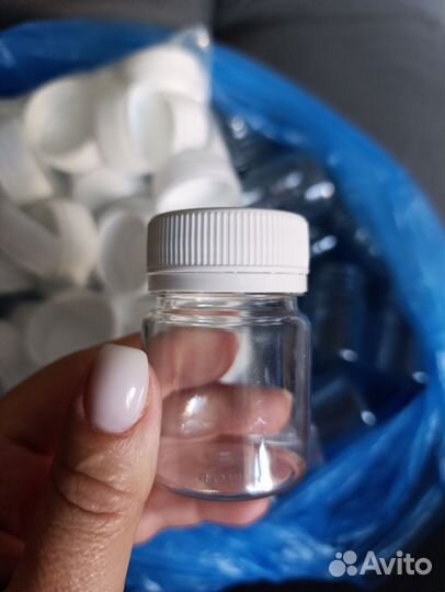 Баночки пластиковые с крышкой