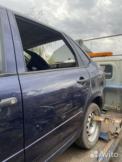 Задняя левая дверь granta kalina datsun