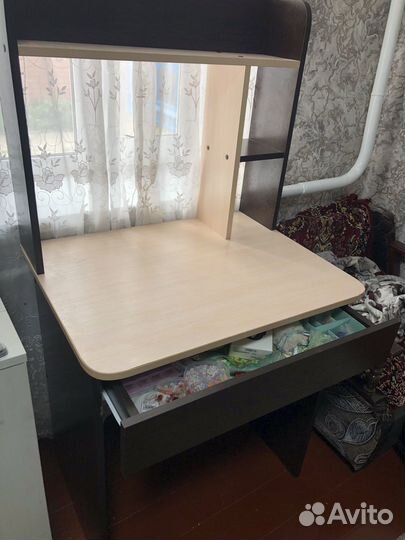 Письменный стол школьный