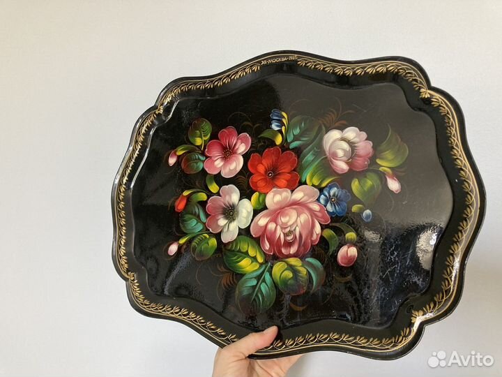 Поднос Жестово