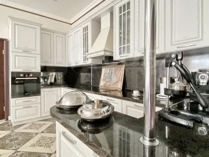 Коттедж 437,1 м² на участке 15 сот.