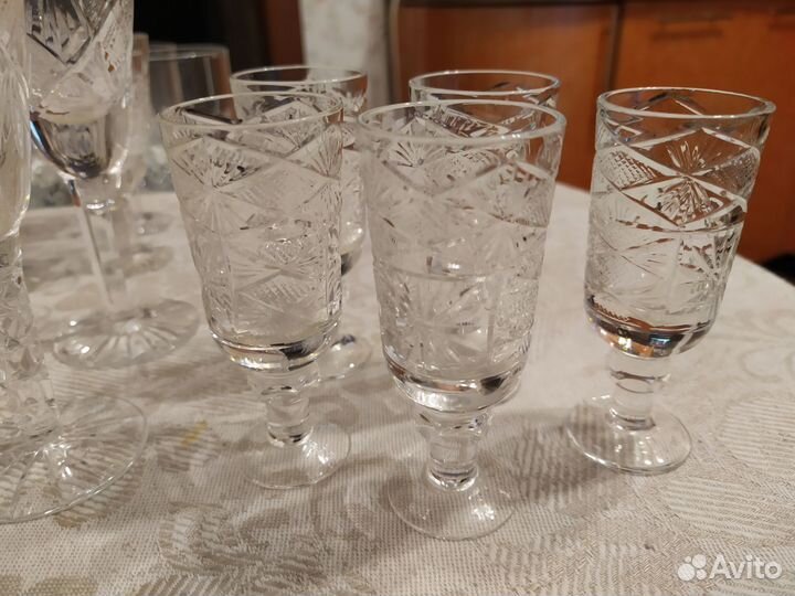 Рюмки, стаканы, ваза, фужеры