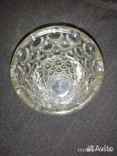 Необычный стеклянный сосуд