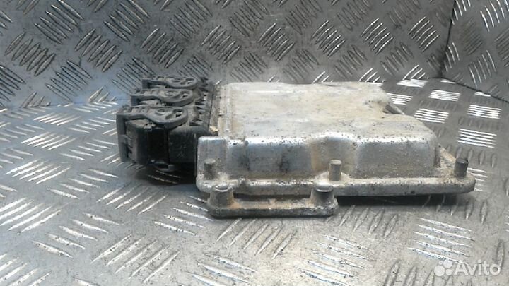 Блок управления двигателем Renault Laguna