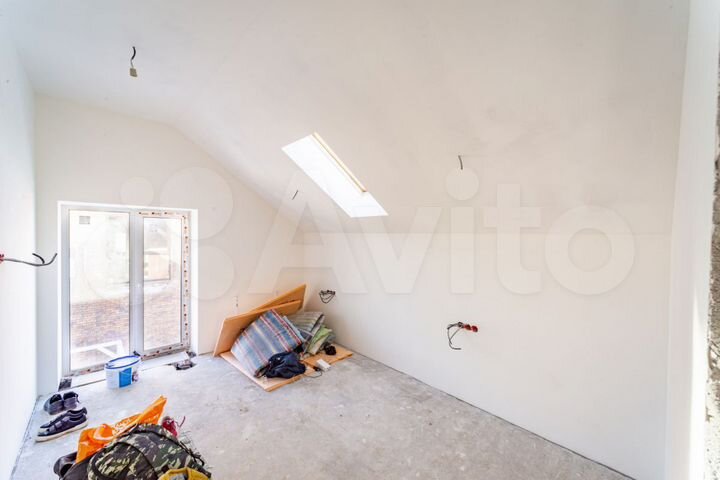 Коттедж 180 м² на участке 6 сот.