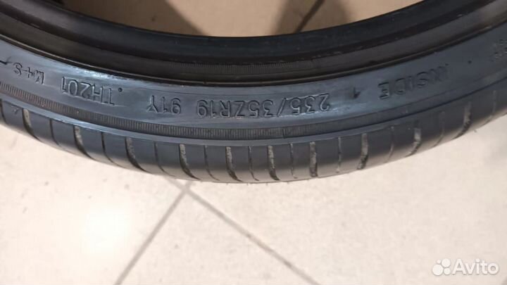 Triangle Sports TH201 235/35 R19 и 265/30 R19 91L