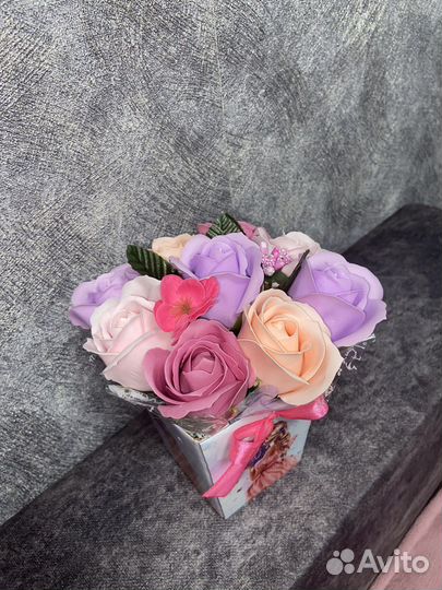 Розы красные