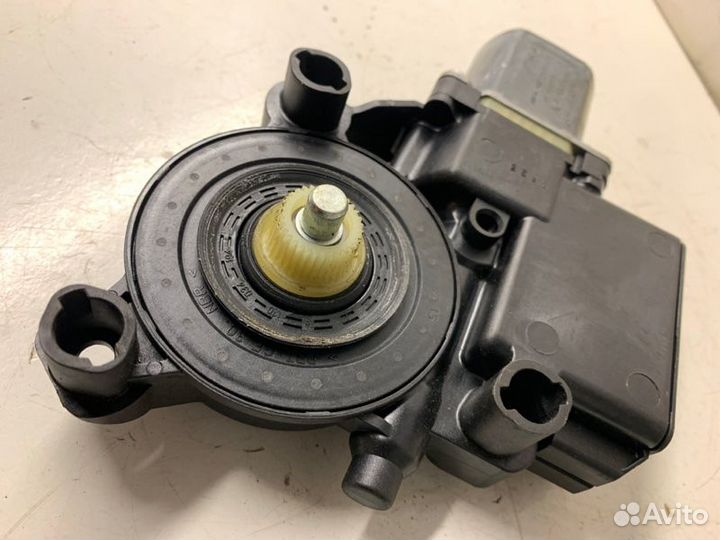 Мотор стеклоподъемника задний левый Volkswagen