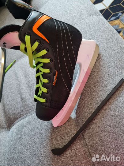 Коньки хоккейные