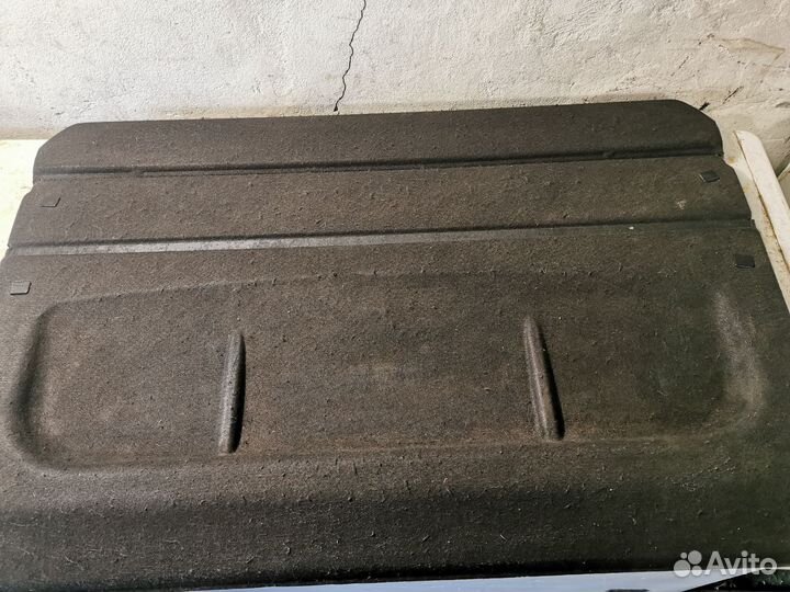 Продаю заднюю полку на приору универсал