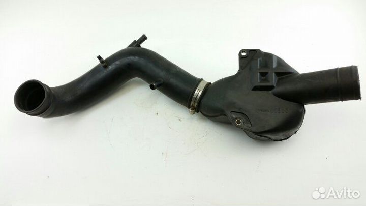 Патрубок воздушн.фильтра Nissan Serena vajc23