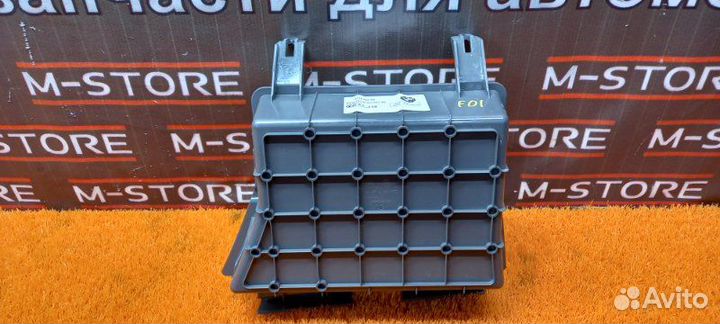 Ящик для инструментов Bmw 7-Series F01 N63B44 2011