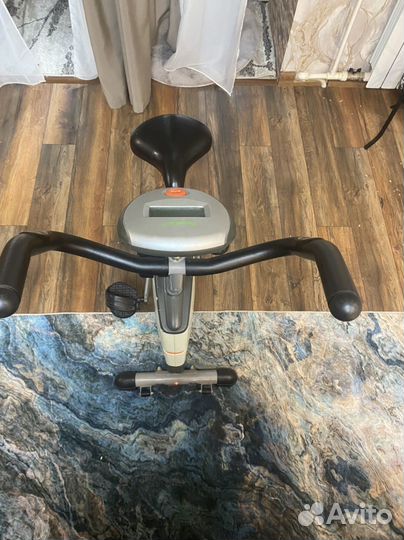 Вертикальный велотренажер HouseFit HB-8165HP