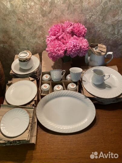Сервиз новый Германия на 8 персон чайно-обеденный