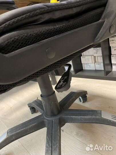 Офисное кожаное кресло руководителя