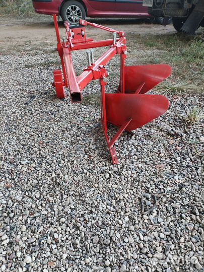 Плуг на минитрактор