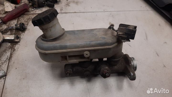 Главный тормозной цилиндр Mazda Bongo