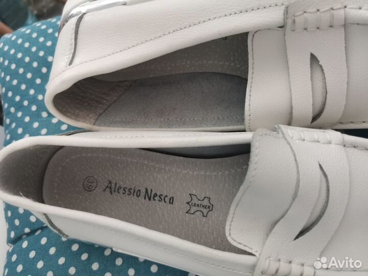 Женская обувь разная