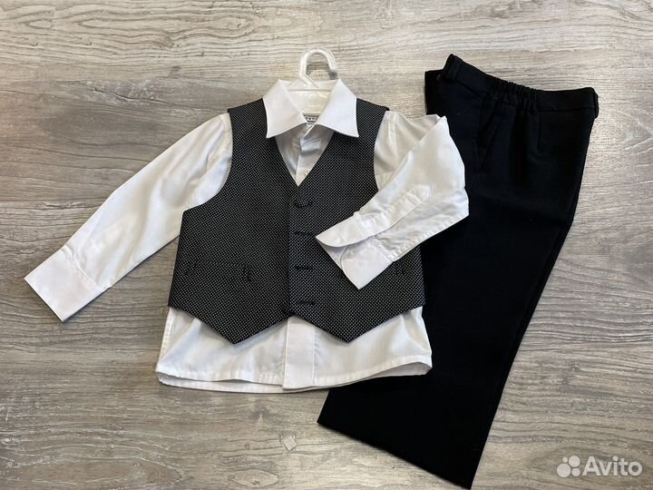 Строгий костюм