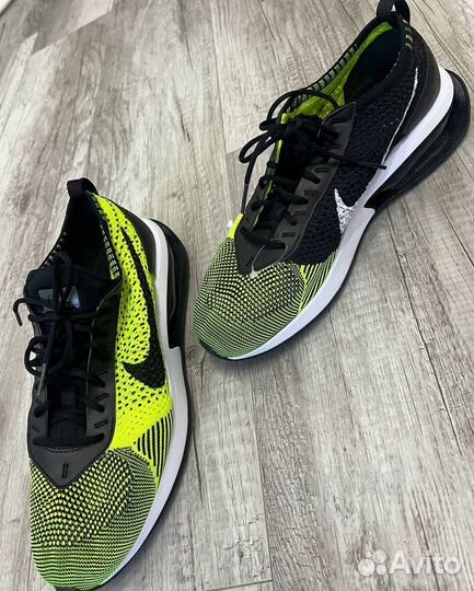 Кроссовки Nike