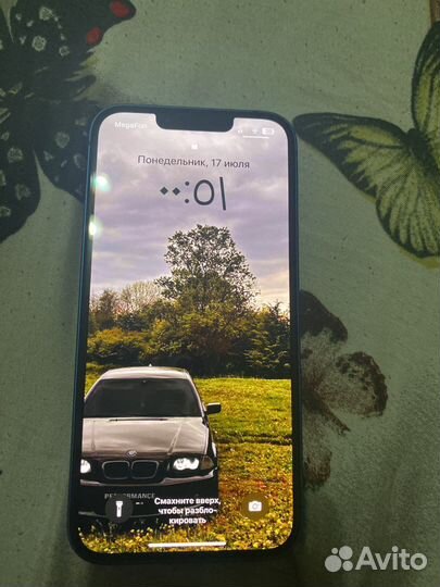 Телефон iPhone 13