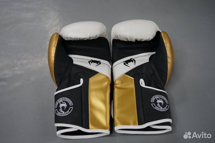 Боксерские перчатки 16oz venum