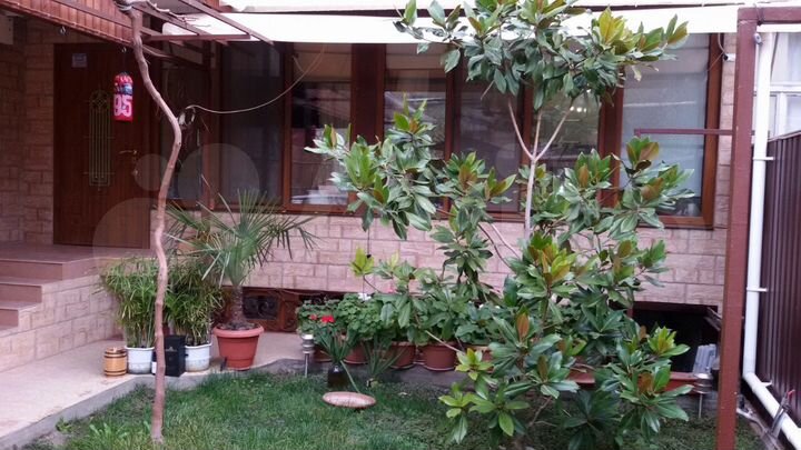 2-к. квартира, 60 м², 1/4 эт.