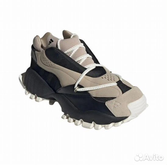 Кроссовки Adidas Seeulater SPW