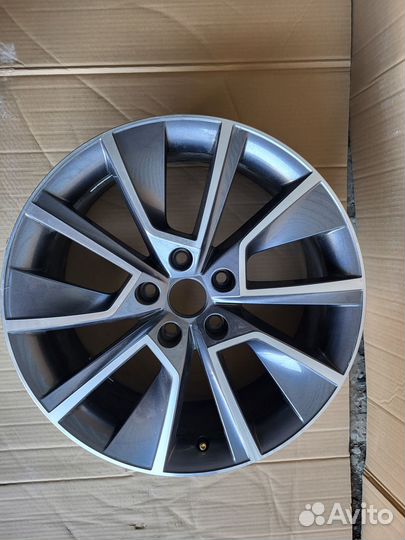 Диск литой Skoda Octavia R 17