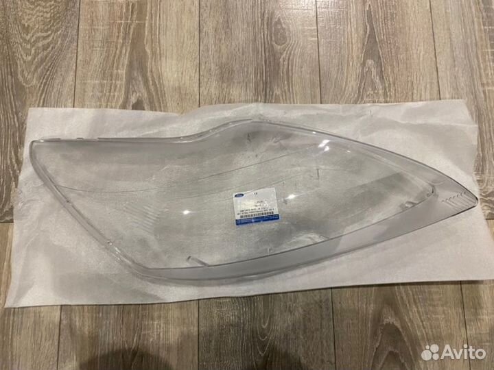 Стекло фары переднее правое Ford Focus 2 CB4