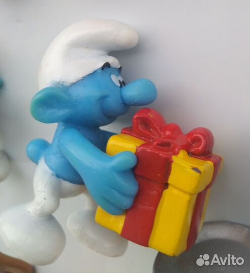 Фигурки из Киндер Смурфики