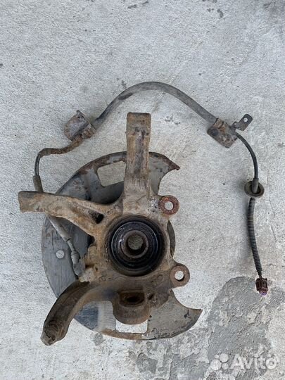 Кулак поворотный Nissan Presage U30 2.4