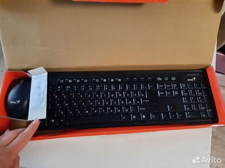 Беспроводная клавиатура и мышь