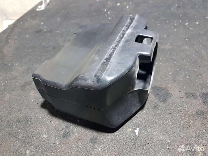 Кожух рулевой колонки Volkswagen Passat B3