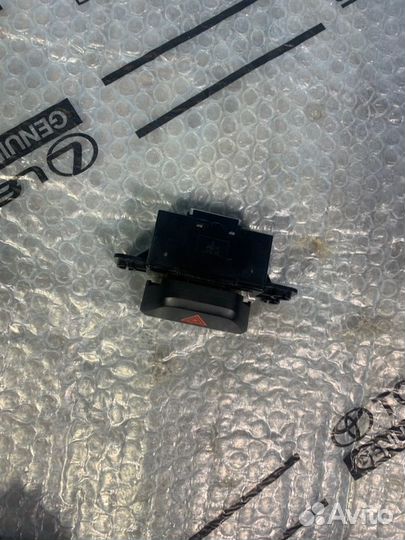 Кнопка аварийной сигнализации Hyundai Creta 1.6