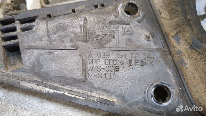 Лючок бензобака Mercedes Vito W639