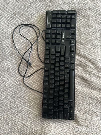 Клавиатура, мышка, наушники, коврик