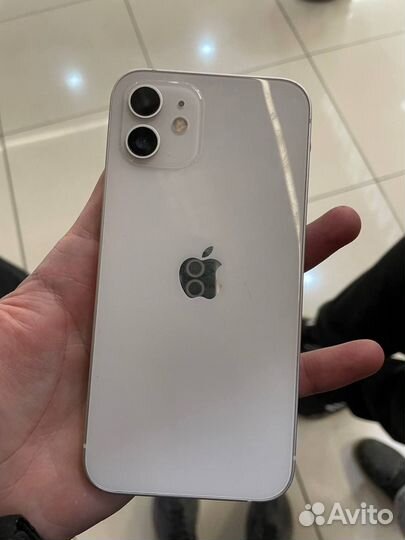 iPhone 12, 64 ГБ