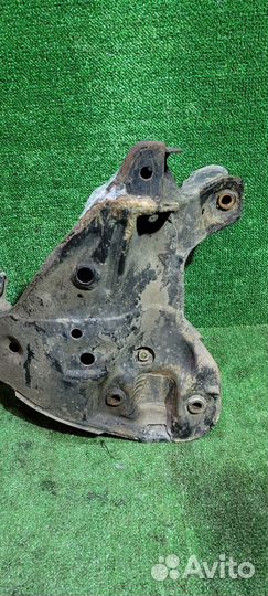 Подрамник Mitsubishi Carisma 2002 4G92, передний