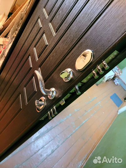 Дверь входная металлическая