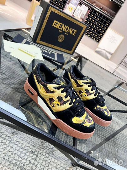 Кроссовки мужские fendi