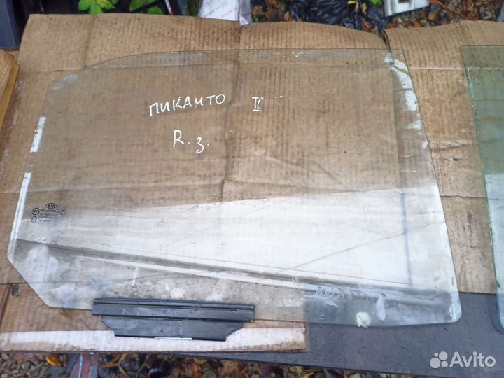 Киа Пиканто 2 стекло правое заднее