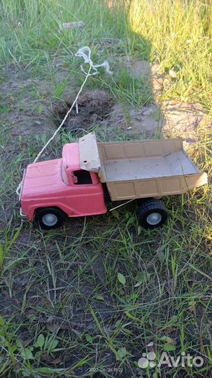 Игрушки СССР самосвал