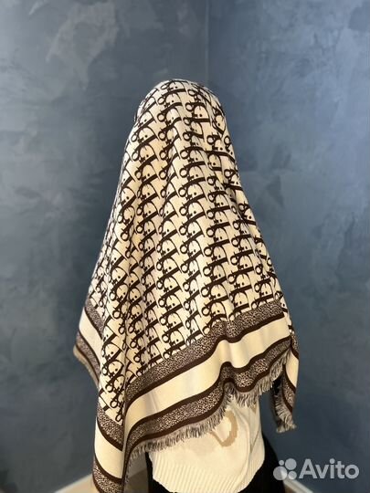 Шарфы платки палантины