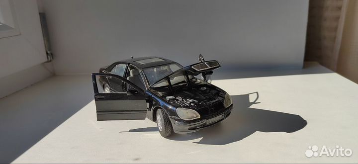 Модель автомобиля Mercedes Benz s-classe W220