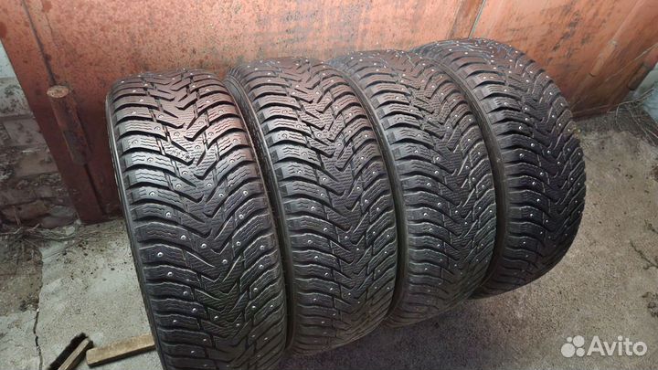 Nokian Tyres Hakkapeliitta 8 SUV 235/60 R18