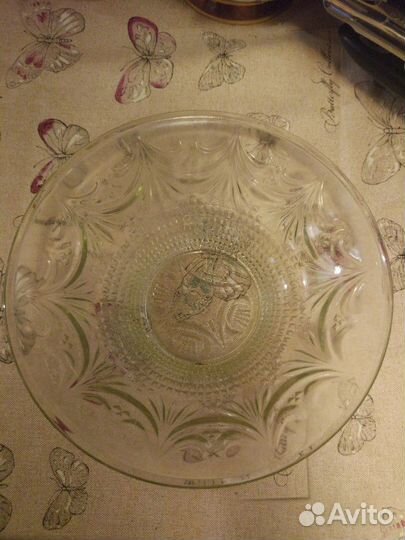 Конфетница,салатницы и т.д