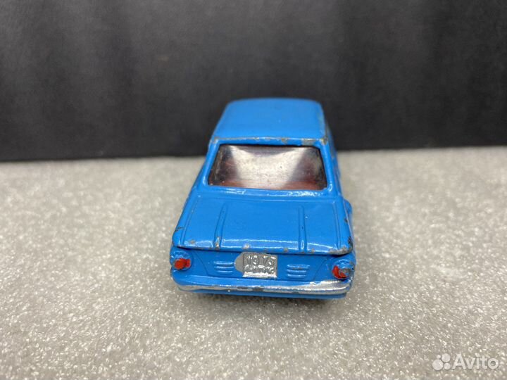 Модель автомобиля Запорожец заз Прогресс