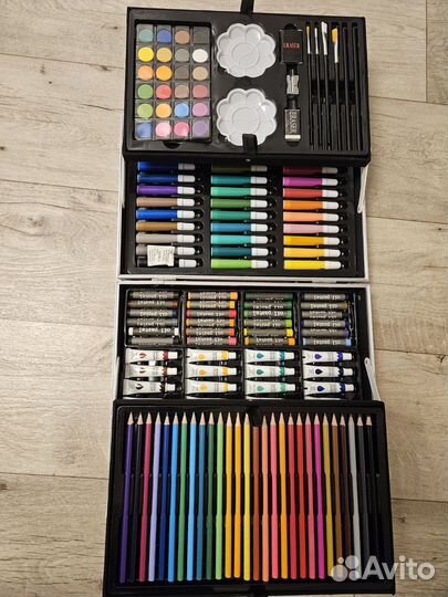Набор юного художника